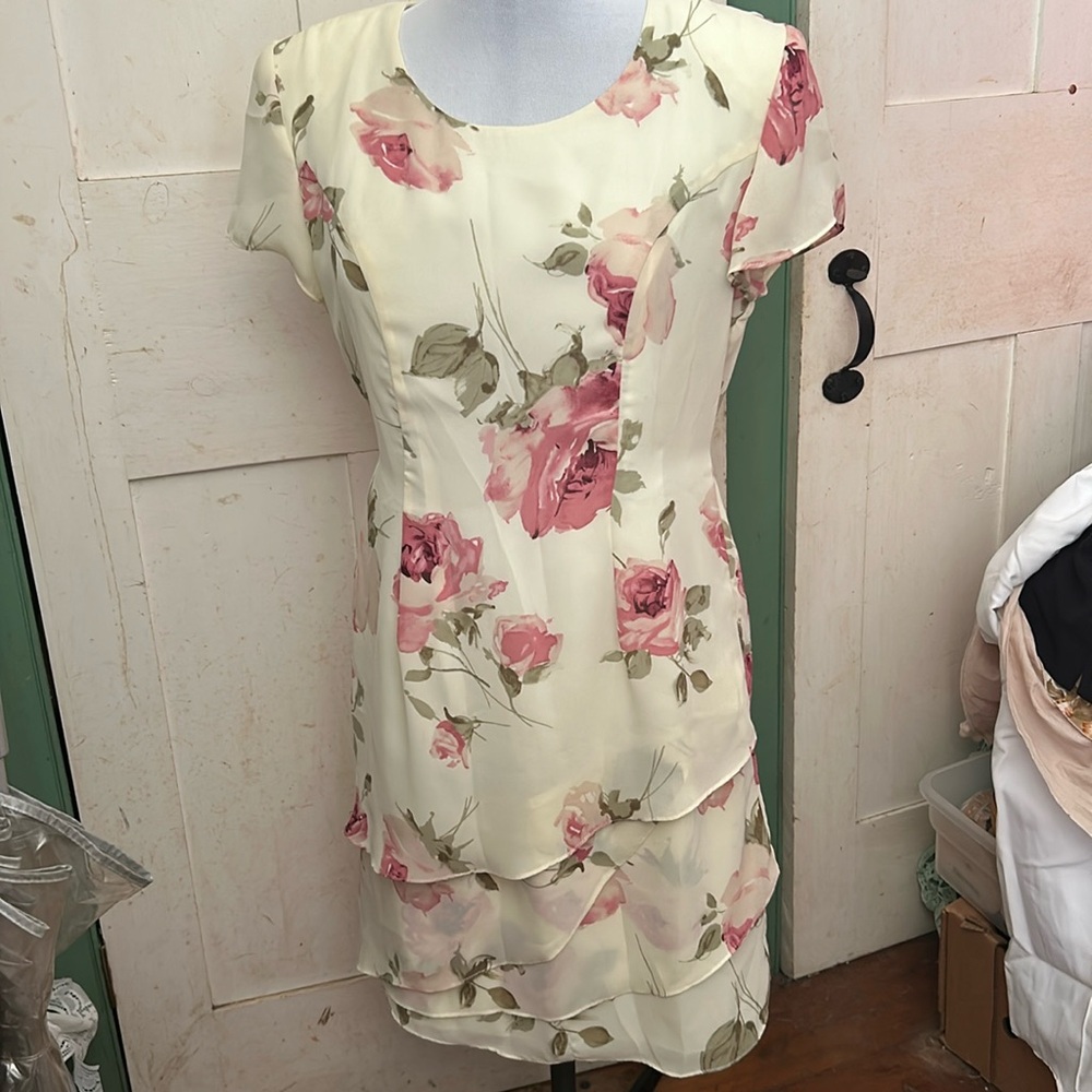 3/$50 VTG EC Scarlett Summer Dress Floral Classic Y2K Travel Romantic Size 5-6